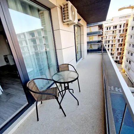 By The Pool And Sea Apartamento *